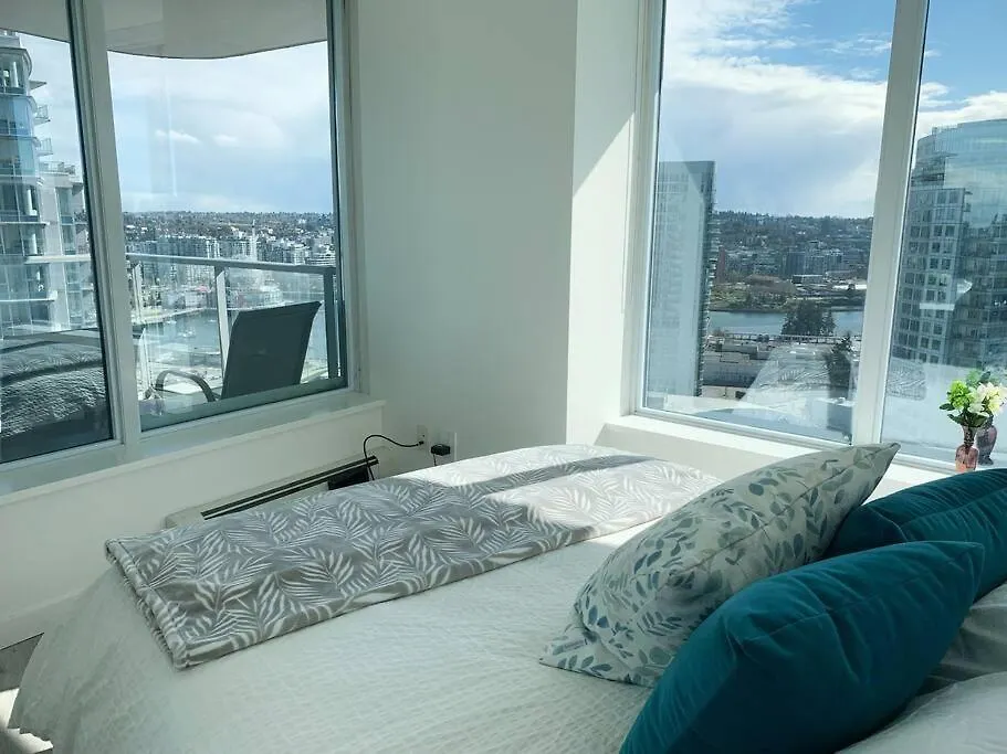Appartamento Downtown 3Br/2Ba+Views+Skytrain+Free Parking Vancouver