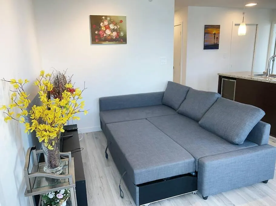 Downtown 3Br/2Ba+Views+Skytrain+Free Parking Apartment Vancouver