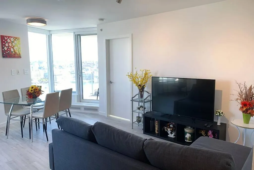 Downtown 3Br/2Ba+Views+Skytrain+Free Parking Apartment Vancouver 0*,  Canada