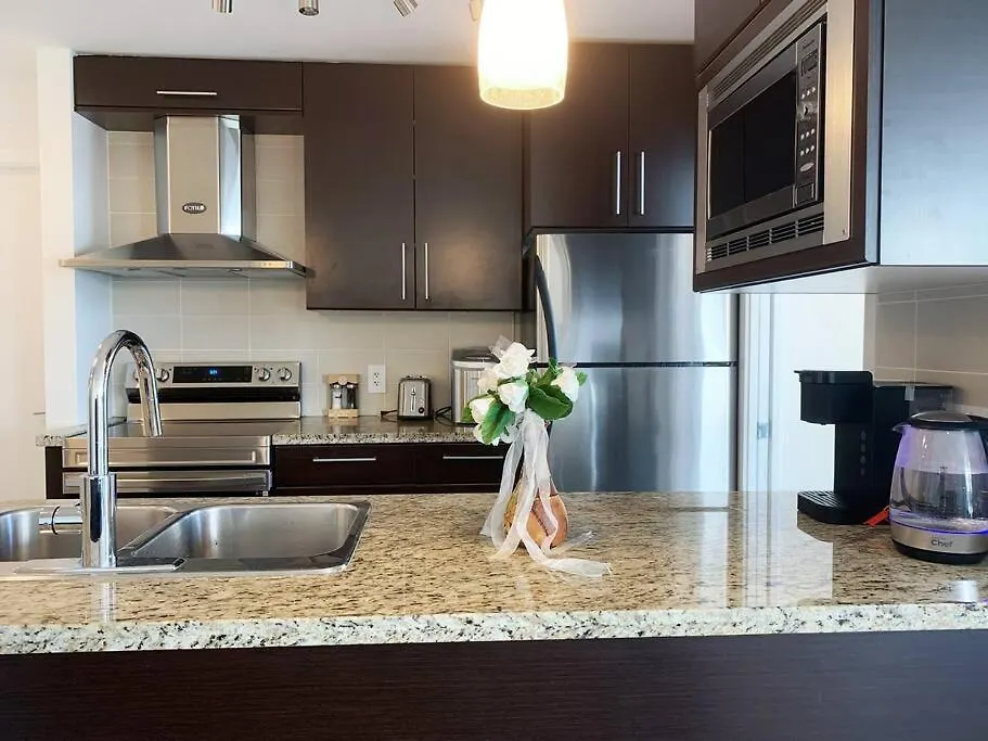 Downtown 3Br/2Ba+Views+Skytrain+Free Parking Apartment Vancouver 0*,  Canada